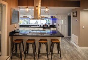 House, 3 Bedrooms, Accessible, Private Pool | Living area