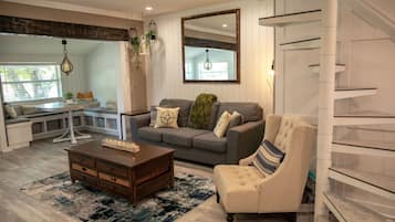 House, 3 Bedrooms, Accessible, Private Pool | Living area