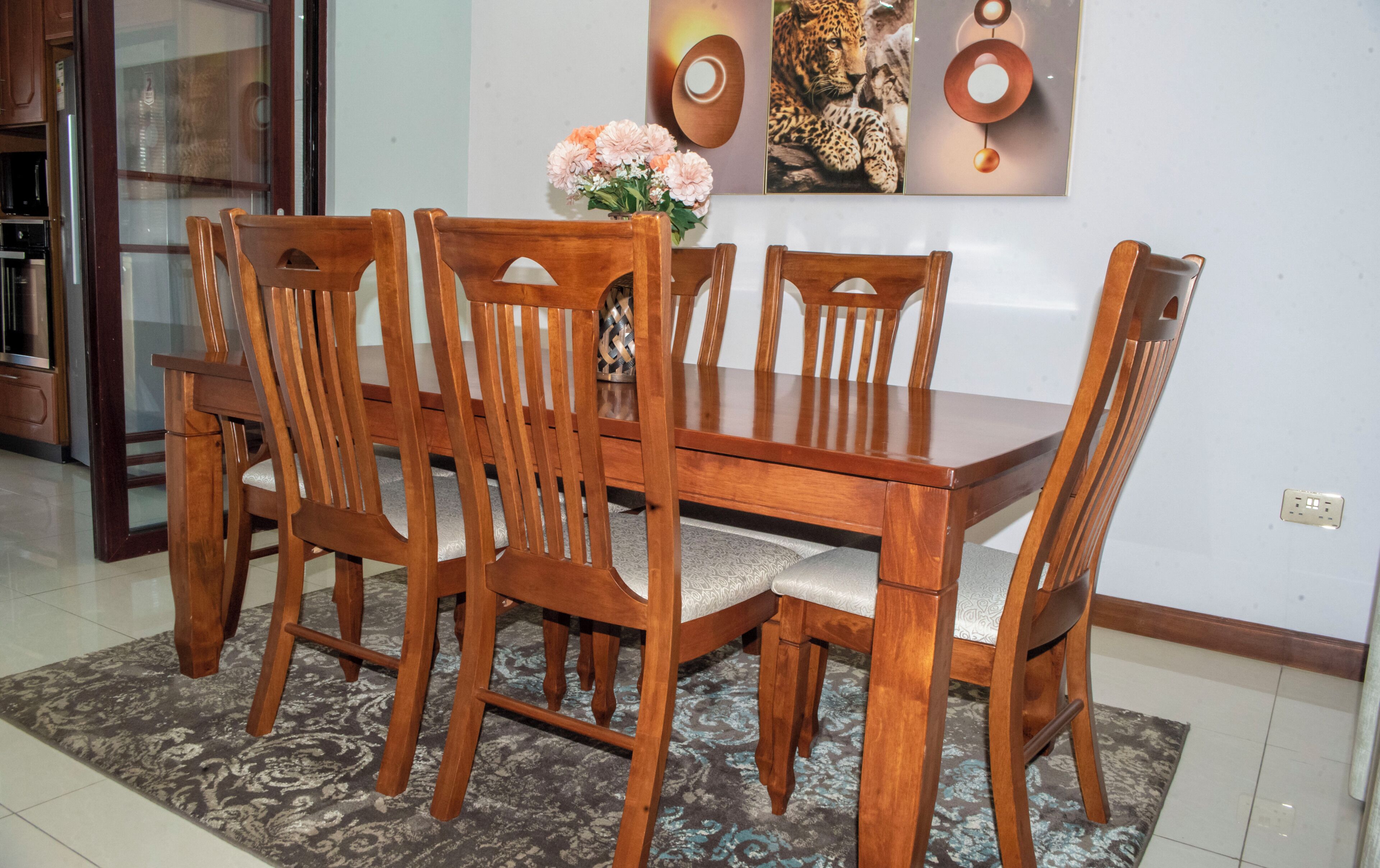 Apartment, 2 Bedrooms | Dining room