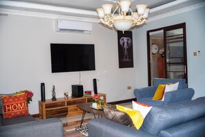 Apartment, 2 Bedrooms | Living area