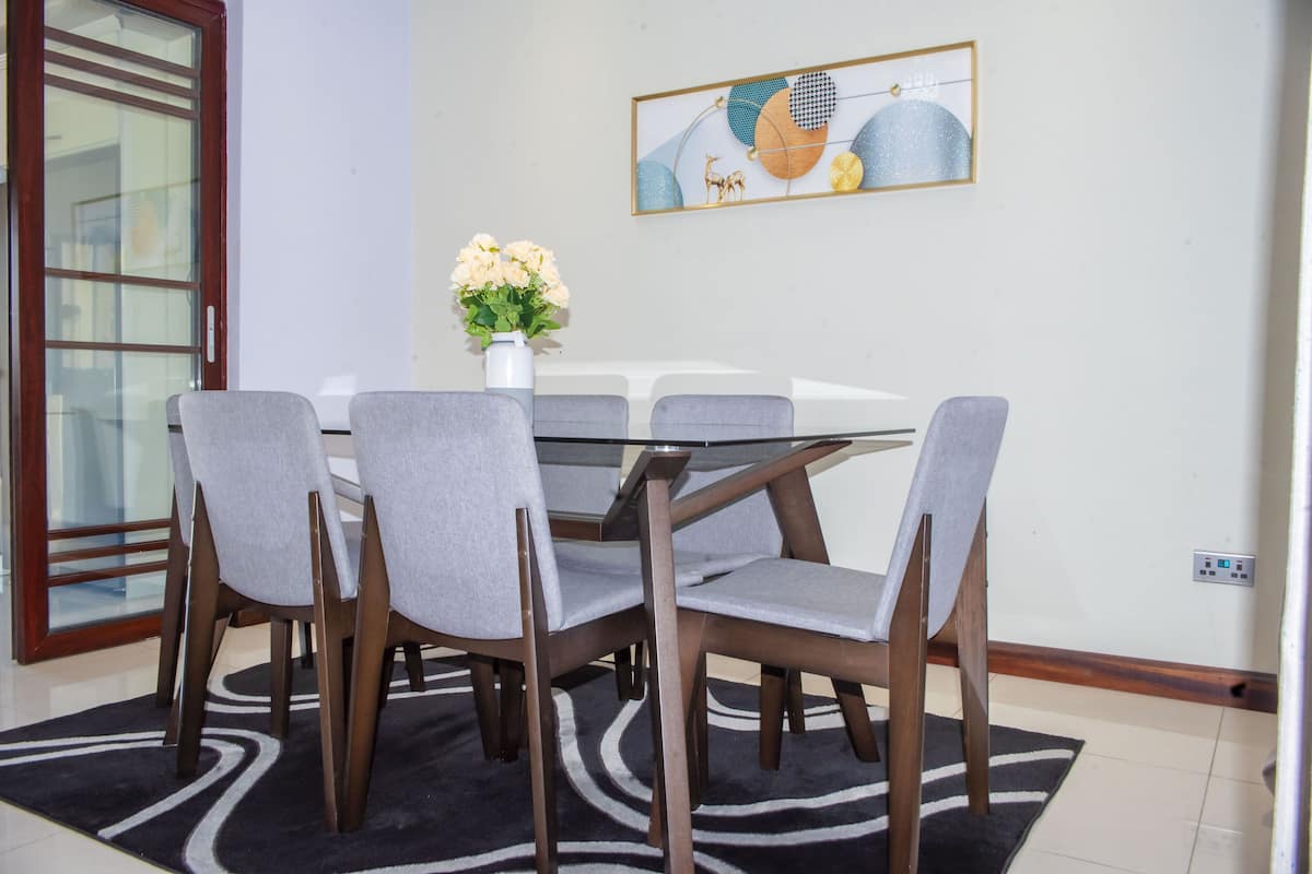 Apartment, 2 Schlafzimmer, Balkon | Esszimmer