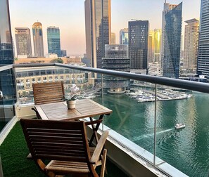 Balcony - Cosy Little Studio With Marina &partial Beach View (Dubai)