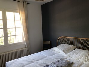 6 Schlafzimmer, WLAN, Bettwäsche