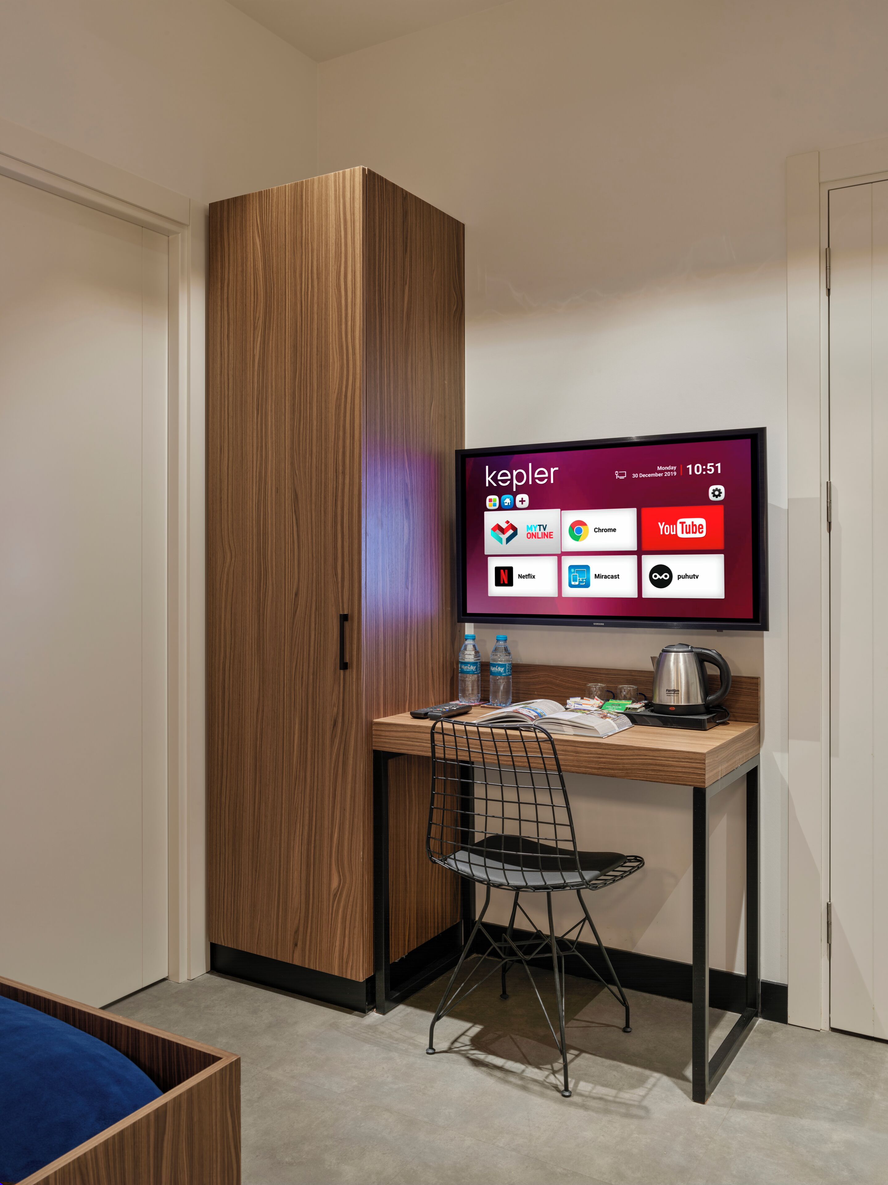 1 bedroom, egyptian cotton sheets, premium bedding, memory-foam beds