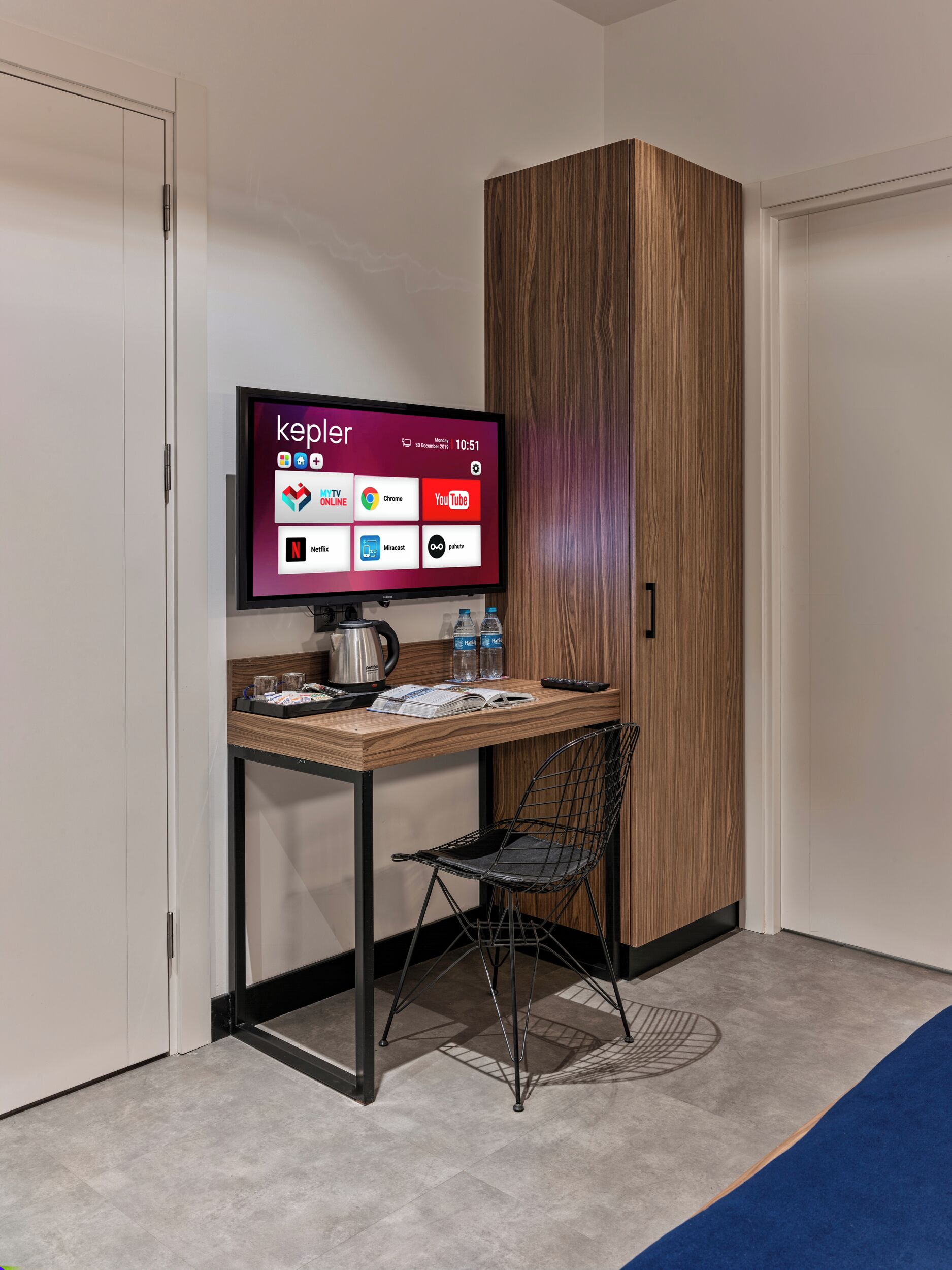 1 bedroom, egyptian cotton sheets, premium bedding, memory-foam beds