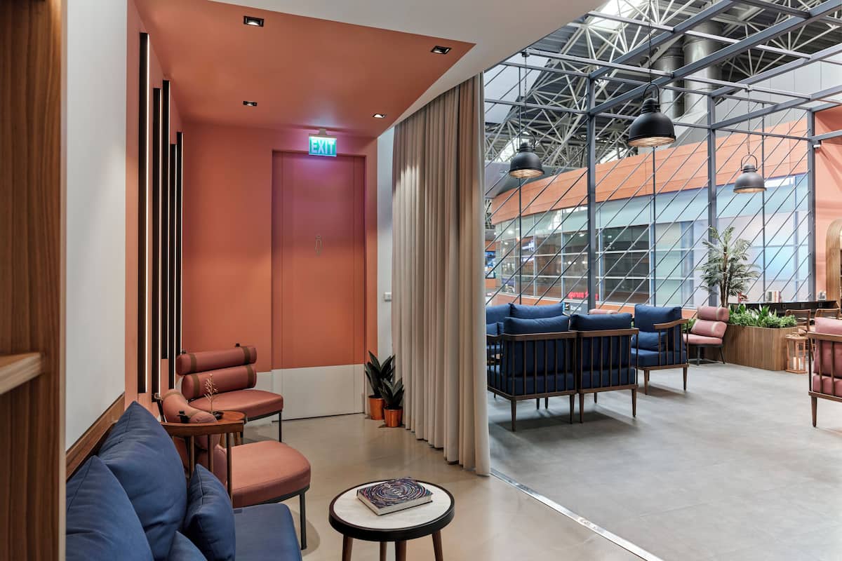 24-inch smart tv with digital channels, tv, tablet