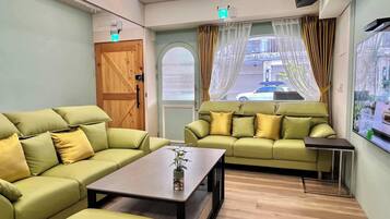 Apartment | Free WiFi, bed sheets