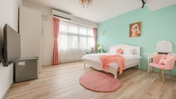 Free WiFi, bed sheets