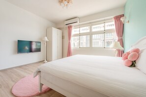 Free WiFi, bed sheets - Purple Flower House (Tainan)
