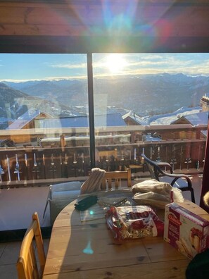 Outdoor dining - Joli Duplex DE 36 m2 À Reallon Station (Réallon)