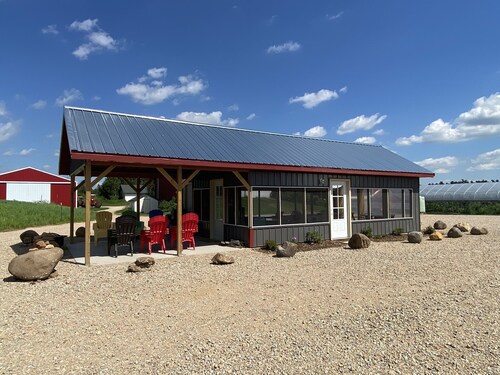 Irish Acres Farm GLAMPGround
Deluxe & Rustic Glamping
Hosting    
1-22 persons