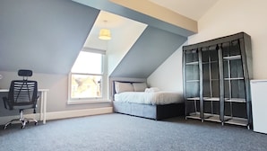 Premier Double Room | WiFi (free), bed sheets - Newsham Lodge (Liverpool)
