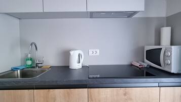 Fridge, microwave, stovetop, electric kettle