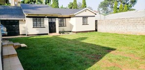 Front of property - Stay.Plus Kanyakwar  Apartment Kisumu (Kisumu)