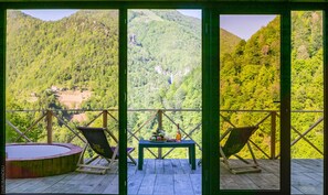 Lobby sitting area - Check Inn Merisi (Keda)