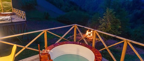 Sesongbasert utendørsbasseng