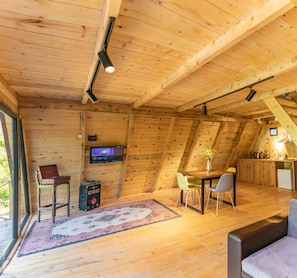 Lobby sitting area - Check Inn Merisi (Keda)