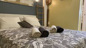 Internet, bed sheets