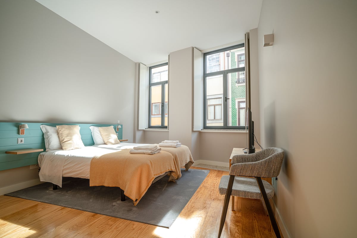 Suite estudio urbana | Cortinas blackout, tabla de planchar con plancha y cunas gratuitas