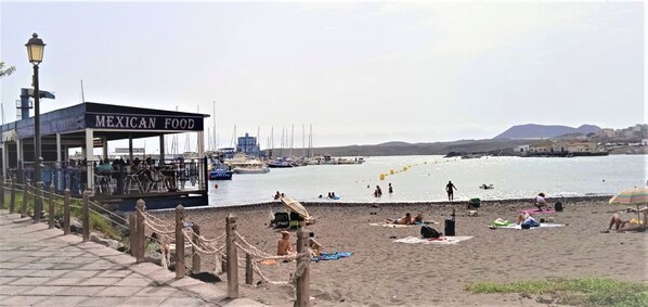 Vlak bij het strand