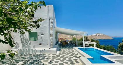 Siesta Villas, Cycladic Elegance With Castle View