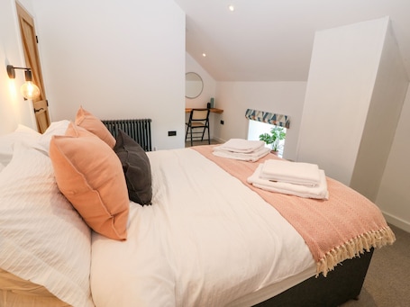 2 habitaciones, decoración personalizada y muebles diferentes