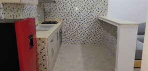 Private kitchen - Ain el Turck Superbe Appartement en Résidence (Aïn El Turk)