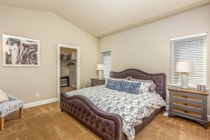 3 bedrooms, desk, iron/ironing board, WiFi