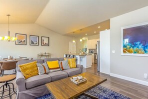TV, fireplace, offices