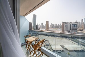 City view from property - Spacious 2bedroom in the Heart of Business Bay (Dubai)