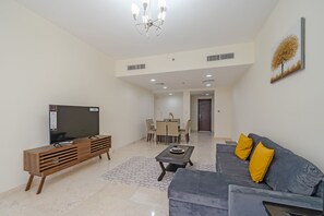 Apartment (2 Bedrooms) | Living area - Spacious 2bedroom in the Heart of Business Bay (Dubai)