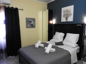 Bügeleisen/Bügelbrett, Internetzugang, Bettwäsche