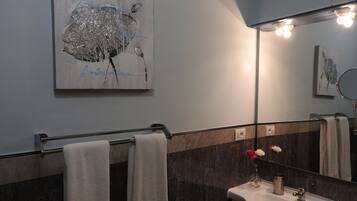 Een douche, een haardroger