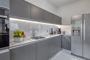 Family Villa, Multiple Beds, Refrigerator & Microwave, Mountainside (Pool Villa Relax) | Private kitchen | Fridge, microwave, oven, stovetop - Pool Villa Relax (Opatija)