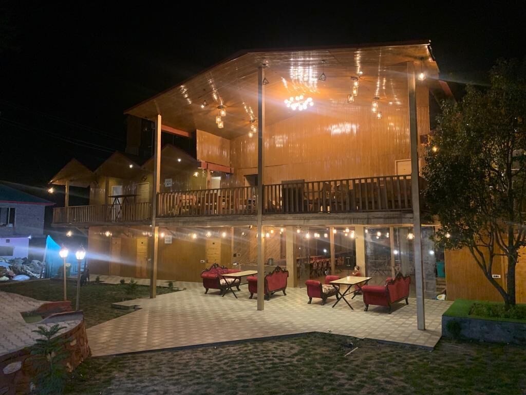 Mặt tiền nơi lưu trú