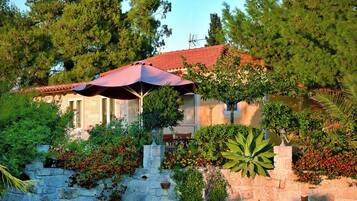 Cottage | Property grounds