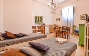 4 bedrooms, free WiFi, bed sheets