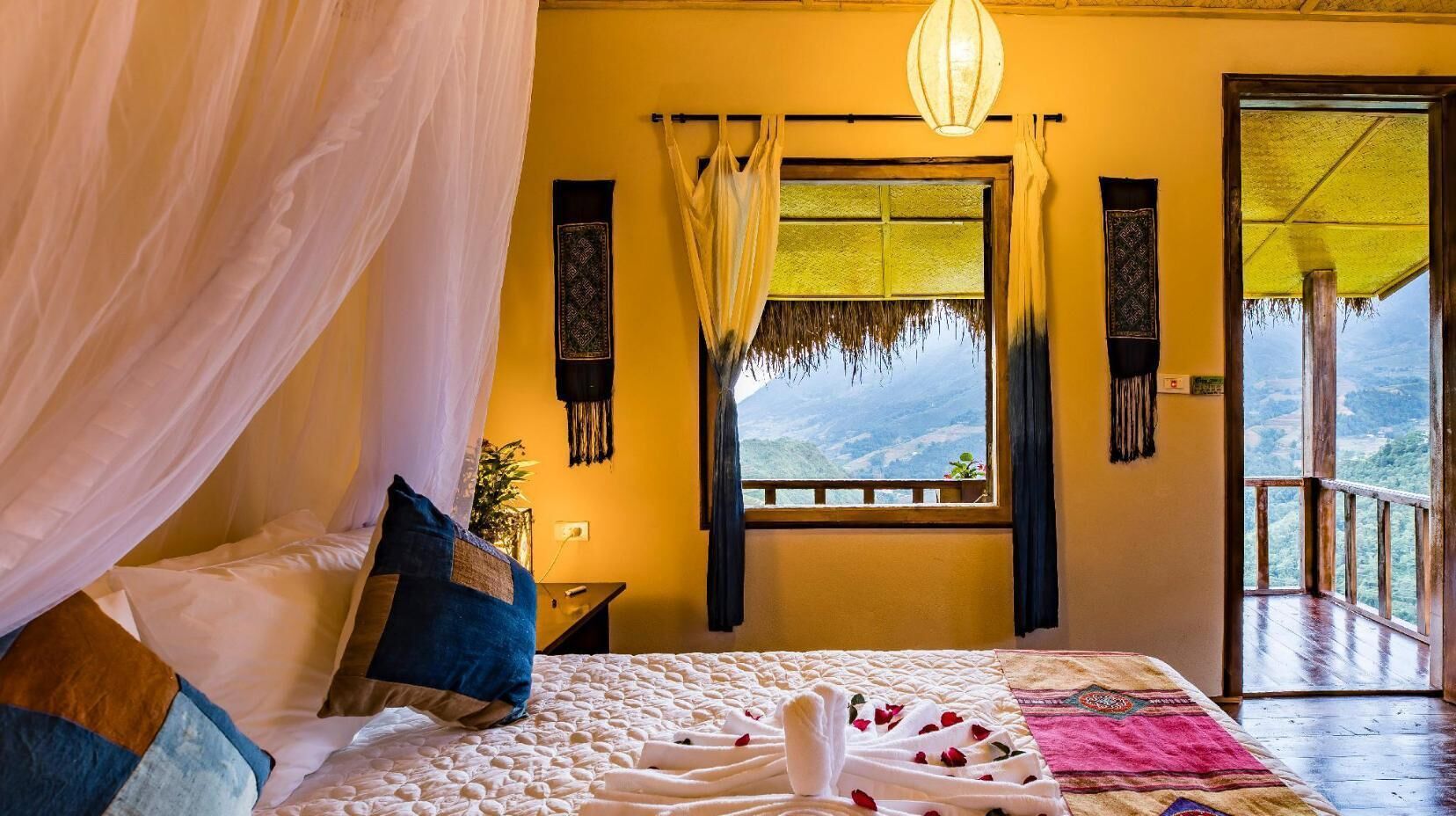 Deluxe Double Room | Premium bedding, desk, soundproofing, free WiFi