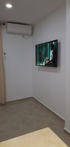 6:ain el Turck Superbe Appartement en Résidence