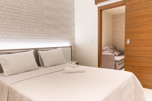 Minibar, caja fuerte, escritorio y espacio para trabajar con un portátil