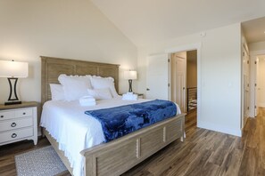 2 bedrooms, iron/ironing board, free WiFi, bed sheets - 1625 Port Villas: Water Views, Dock and Steps to the Salty Dog - Free Bikes (Hilton Head Island)