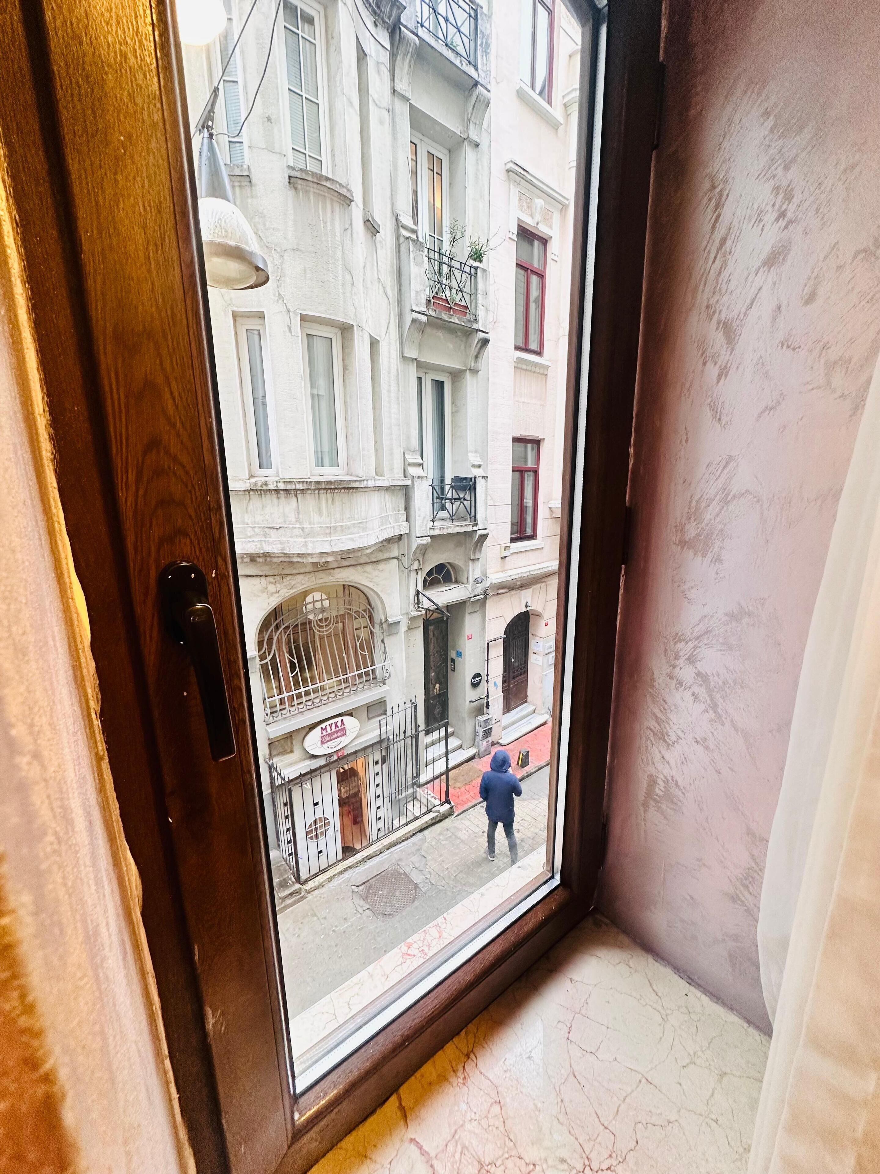 Luxury Twin Room, City View | Premium bedding, minibar, desk, blackout curtains