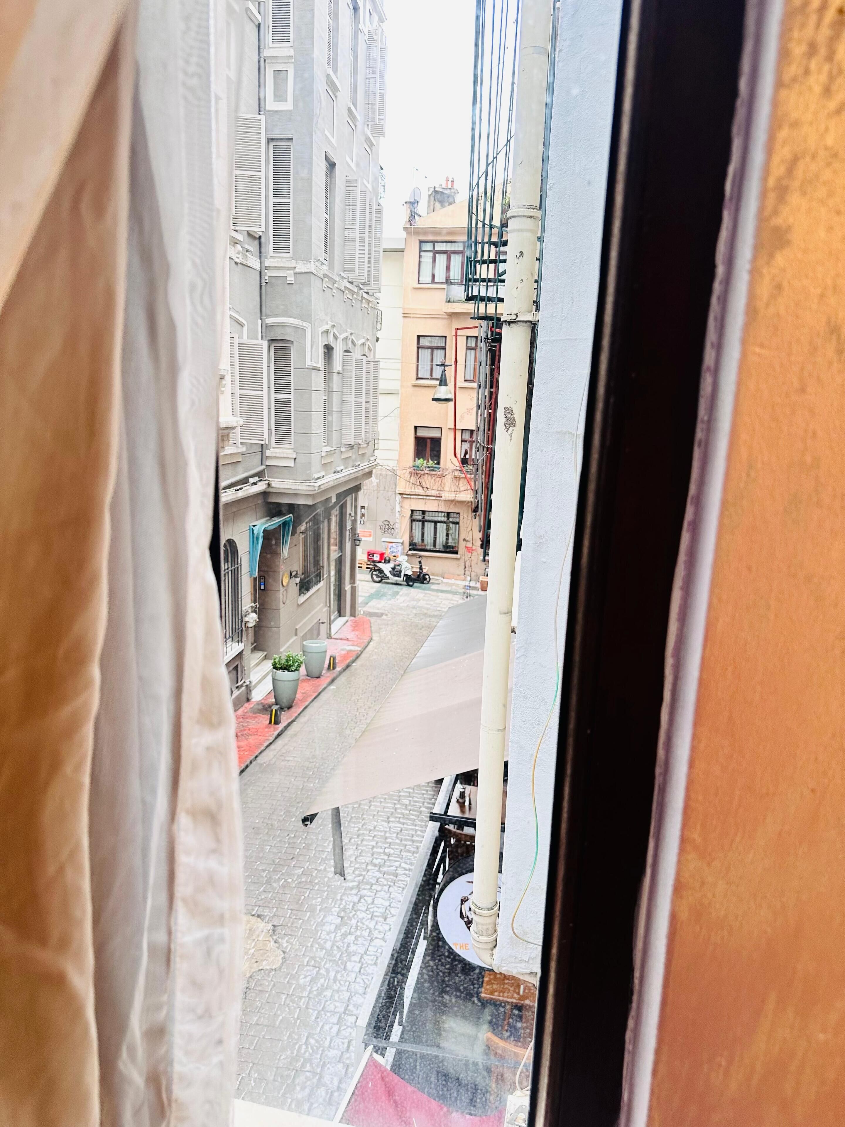 Luxury Twin Room, City View | Premium bedding, minibar, desk, blackout curtains