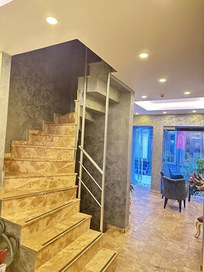 Reception - Taxim Alyon Suite Hotel (Istanbul)