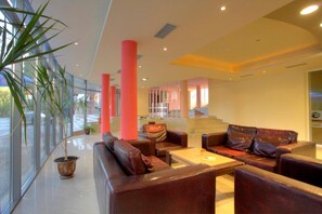 Lobby - Strandzha Hotel (Varna)