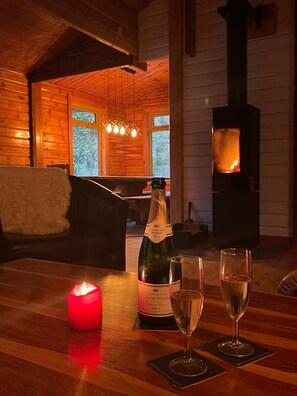 Interior - Karelia - Lovely Log Cabin w/Hot-tub and forest access, sleeps 10 (Ashley Heath)