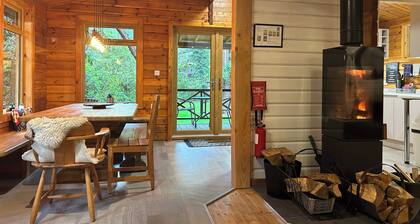 Karelia - Luxury Finnish Log Cabin w/Hot-tub