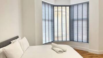 Apartment, 1 King Bed with Sofa bed | 1 bedroom, free WiFi, bed sheets