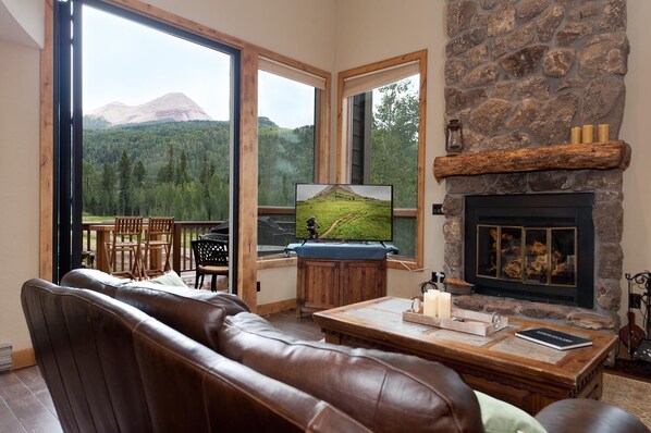 TV, fireplace - Corner Cascade Village Condo - Largest deck - Fire Pit - Views - Heated Pool (Durango)