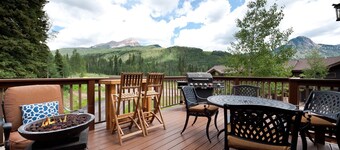 Corner Cascade Village Condo - Largest deck - Fire Pit - Views - Heated Pool